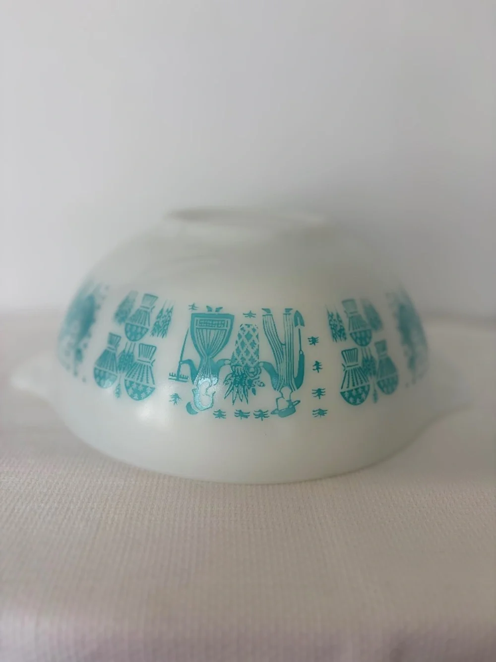 Vintage PYREX 443 2 1/2 QT Amish Butterprint Cinderella Mixing Bowl